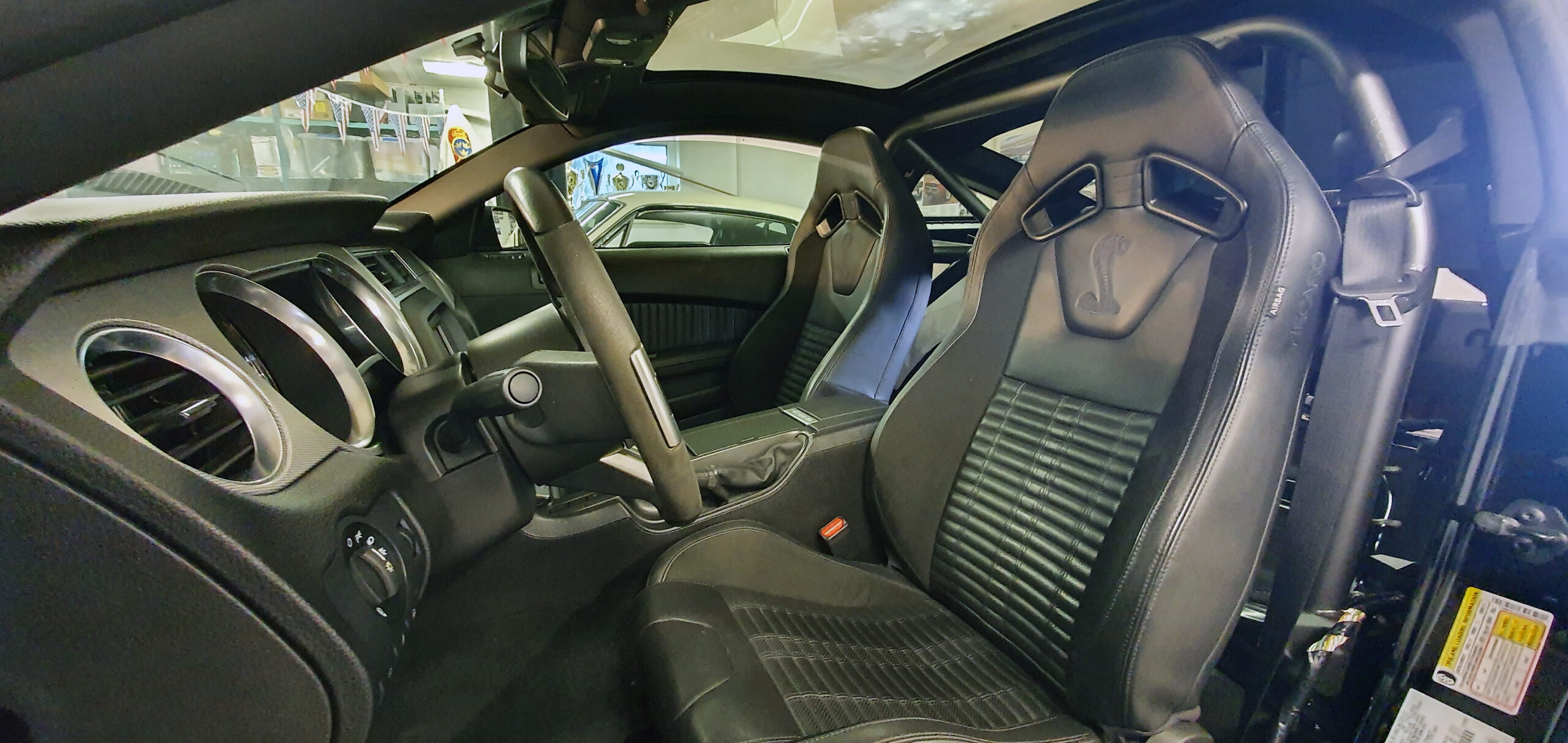 Interior Shelby GT500 -13 fordmustangmagazine.com